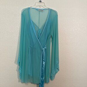 Chemise/gown and robe set